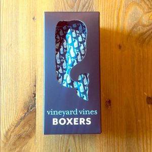 NWT vineyard vines whale boxers